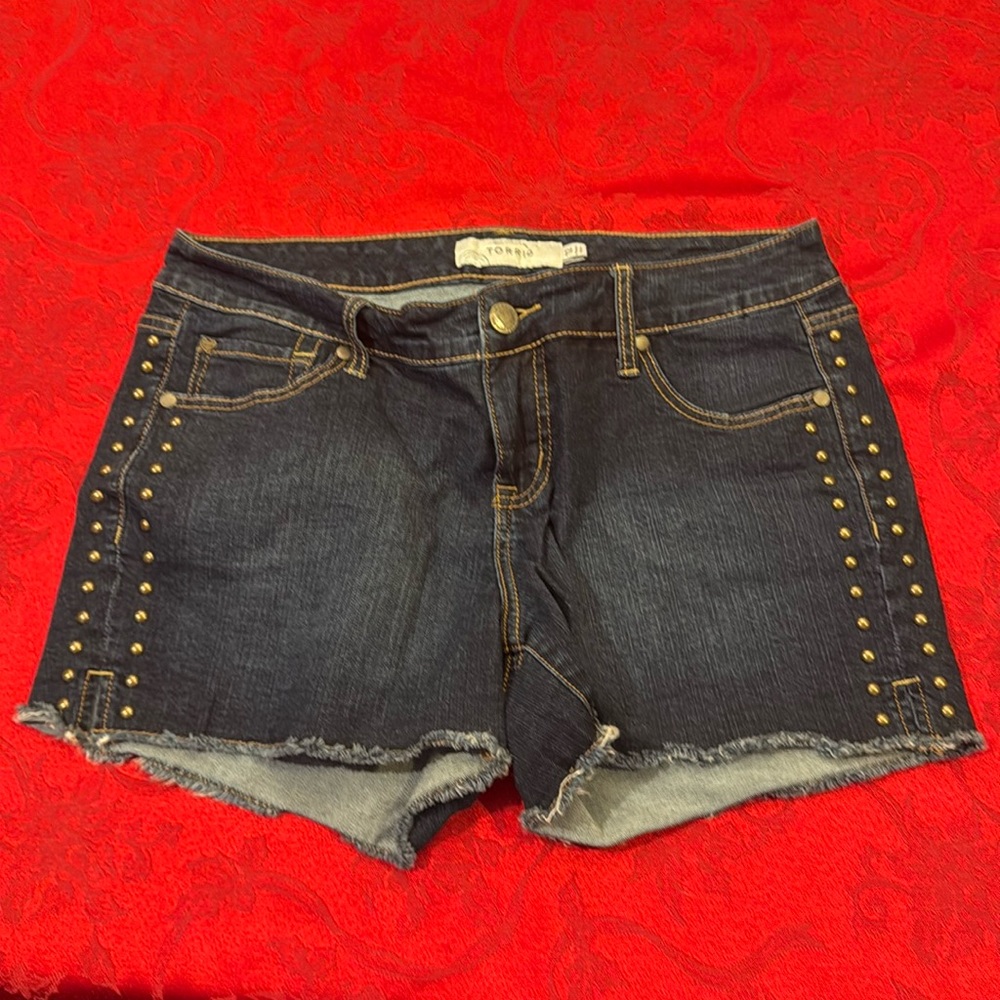 Torrid Blue Denim Studded Jean Shorts Womens  Size 12